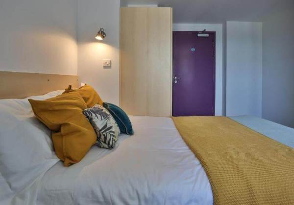 Shared student apartments in Bristol pros and cons,Price comparison for student flats in Bristol