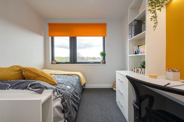 Melborune student accommodation safety features,Pricing for student flats in central Melborune