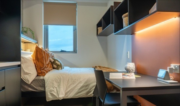 Maintenance requests for Birmingham student flats,How comfortable are the beds in Birmingham student apartments?