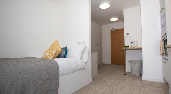 Bolton student apartment deposit refund tips,Bolton student halls rent prices