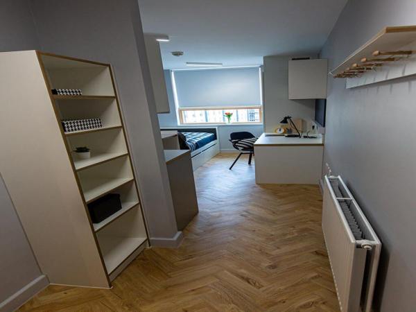 Liverpool student accommodation near top universities,Low-cost student flats in Liverpool