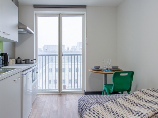 Vancouver student apartment deposit refund tips,Vancouver student accommodations near public transport.