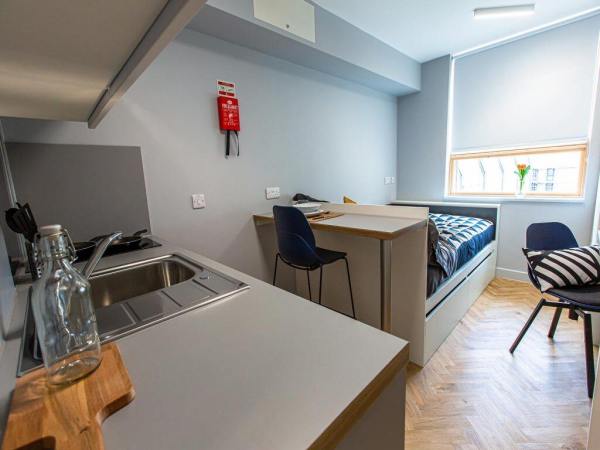 Shared student apartments in Nottingham pros and cons,Nottingham city center student flat rents