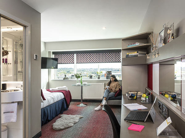 Benefits of living in a Liverpool student community,Cheap student living in Liverpool city