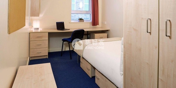 Advantages of en-suite rooms in London student housing,Student studio apartments in London prices