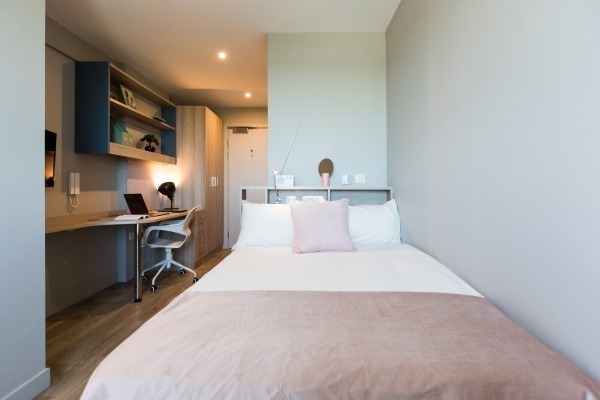 Furnished vs unfurnished student apartments in Townsville,Affordable student en-suite Townsville rentals