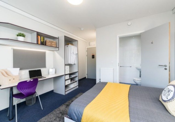 London student accommodation application process,How comfortable are the beds in London student apartments?