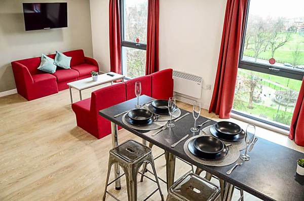 Melborune student accommodation safety features,Affordable student en-suite Melborune rentals