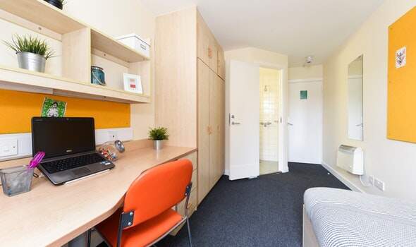 Renewing or ending a student housing lease in Luton,Luton student accommodations near public transport.