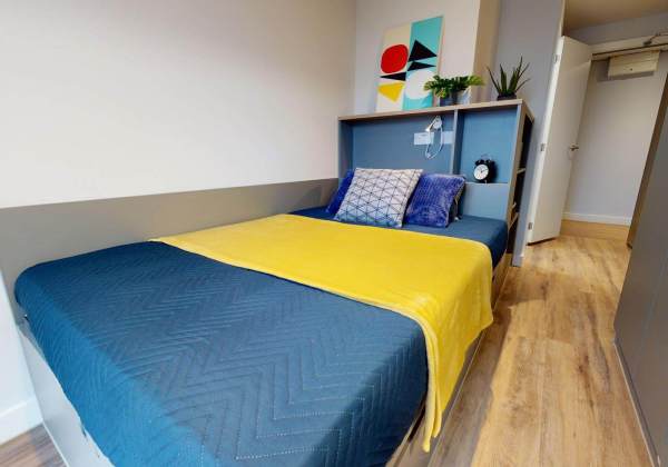 Benefits of living in Loughborough student halls,Loughborough student accommodation deposit amount