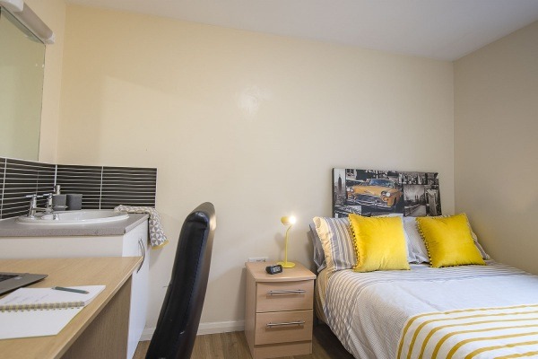 Newport student accommodation near top universities,Price range for student penthouses in Newport