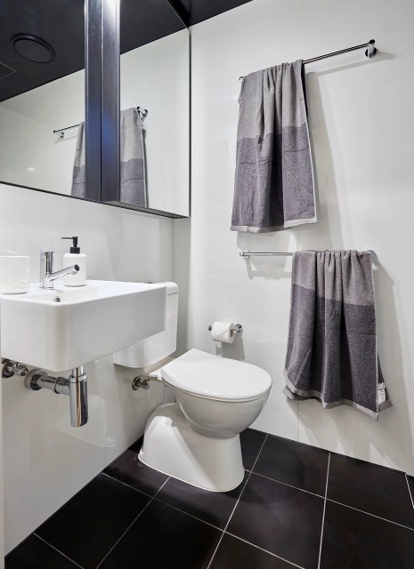 Advantages of en-suite rooms in London student housing,Price range for student penthouses in London