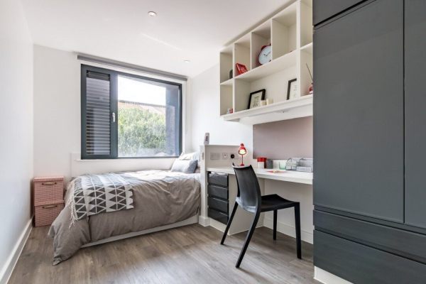 Maintenance requests for London student flats,Best areas for cheap student living in London