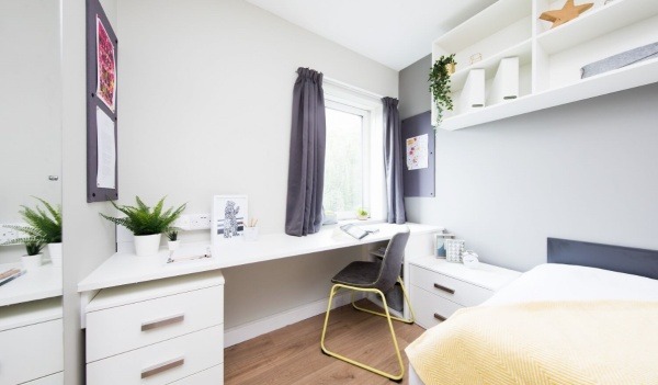 Finding roommates for Liverpool student flats,Pricing for student flats in central Liverpool