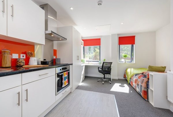 Renewing or ending a student housing lease in Leeds,Discounted student accommodation Leeds