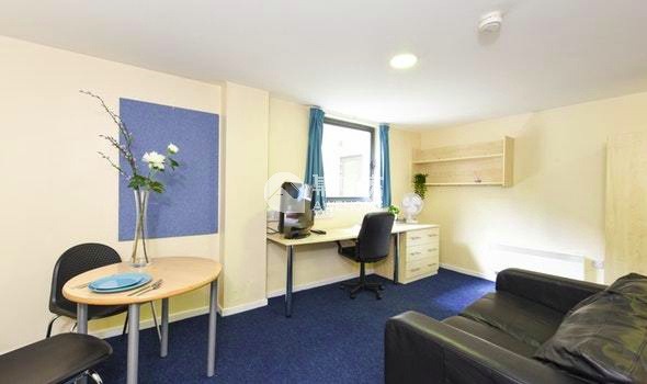 Huddersfield student accommodation near top universities,Student housing offers in Huddersfield