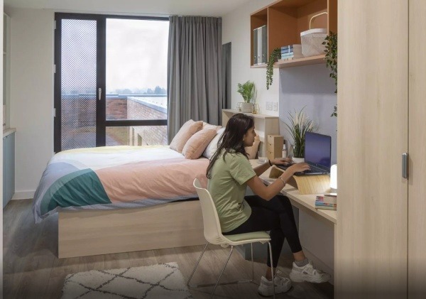 Advantages of en-suite rooms in Cambridge-uk student housing,Cost of living for students in Cambridge-uk