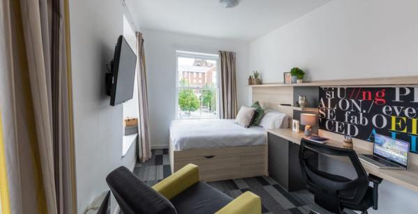 Maintenance requests for London student flats,London student accommodation within budget