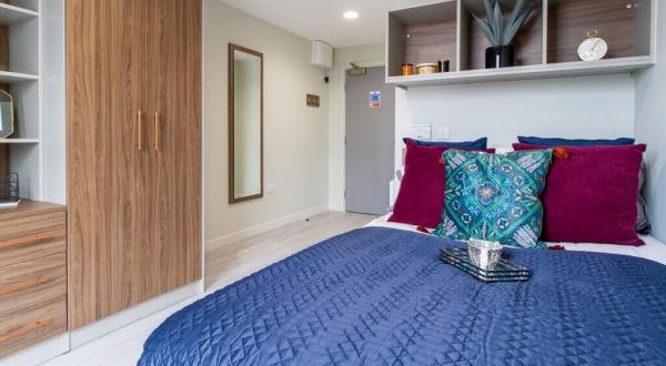 Shared student apartments in Edinburgh pros and cons,Best deals for student accommodation in Edinburgh