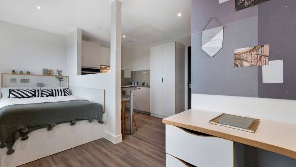 Shared student apartments in Brisbane pros and cons,Is there a washing machine in Brisbane student flats?