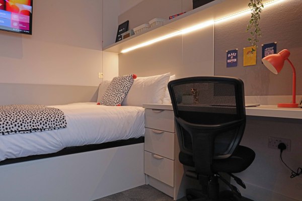 London student accommodation application process,Best areas for cheap student living in London