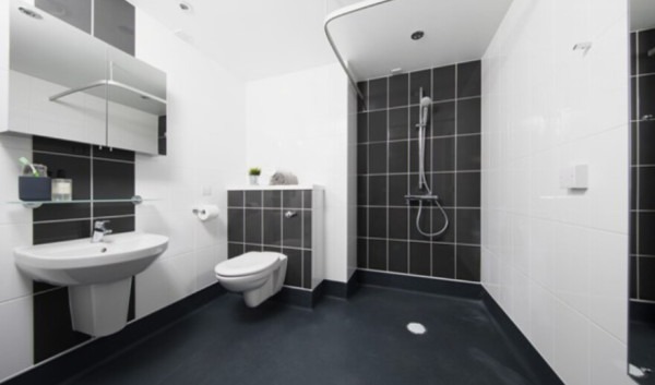 Advantages of en-suite rooms in Manchester student housing,Manchester student flats with a balcony.