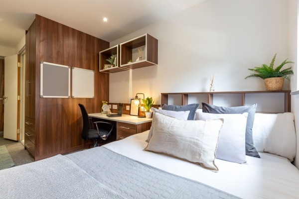 Advantages of en-suite rooms in Birmingham student housing,Student accommodation promotions Birmingham