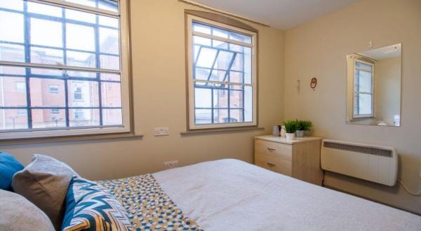 NewYork university campus vs off-campus housing,Affordable student studio flats NewYork