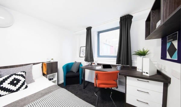 London student accommodations with gyms or fitness centers,London student housing early bird discounts