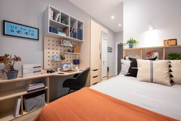 How to rent an apartment in London for students,Pricing for student flats in central London