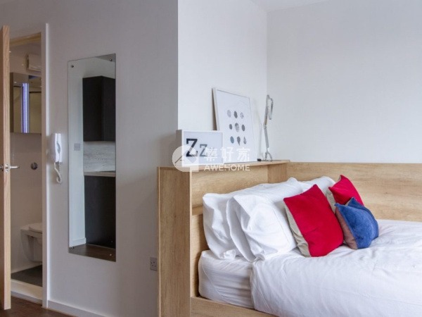 York student accommodation safety features,York student housing price range