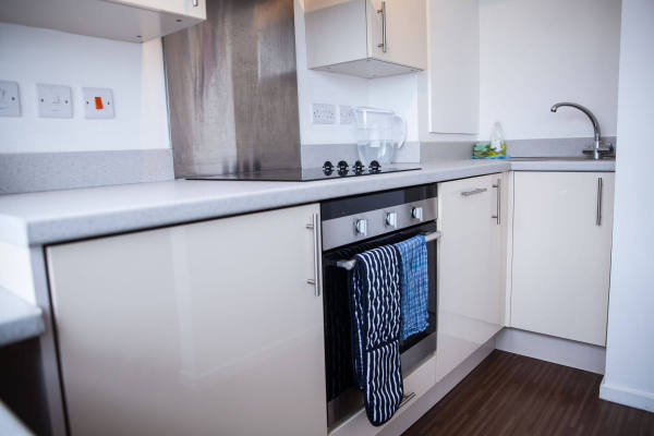 Furnished vs unfurnished student apartments in London,London student rooms with all utilities included price