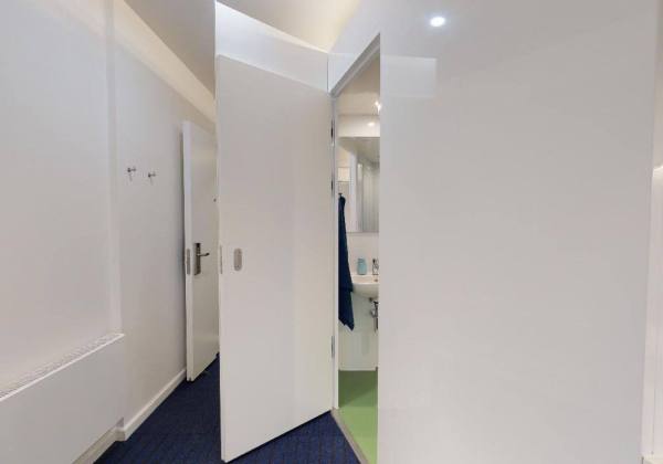 Advantages of en-suite rooms in Brisbane student housing,Structural quality of Brisbane student residences.