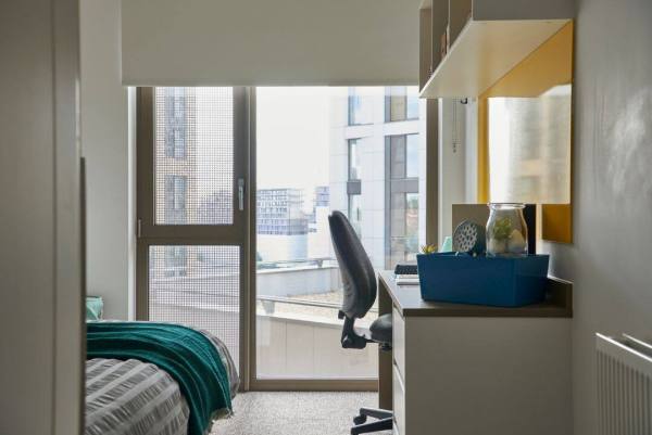 Benefits of living in London student halls,London student halls rent prices