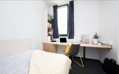 Pros and cons of Singapore student residence halls,Discounted student accommodation Singapore