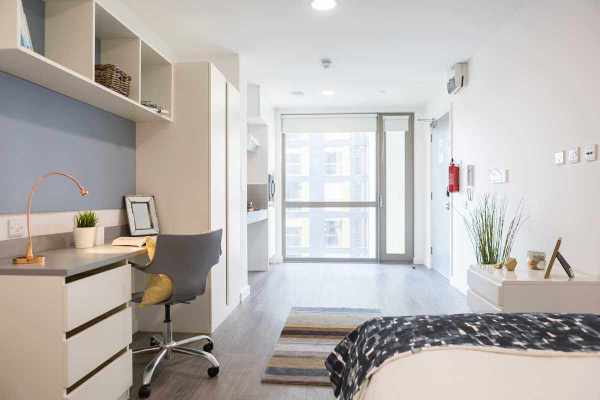 Renewing or ending a student housing lease in London,London student housing near campus prices