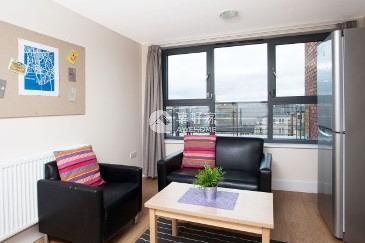 Things to check before signing a lease in London,How comfortable are the beds in London student apartments?