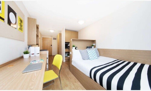 Renewing or ending a student housing lease in London,Cost of living for students in London