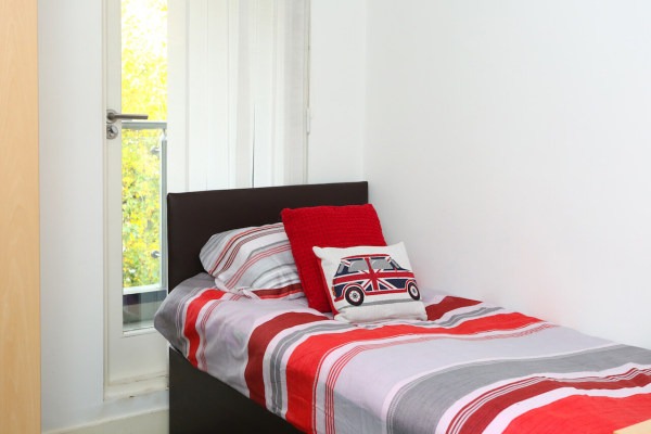 Furnished vs unfurnished student apartments in Adelaide,Are Adelaide student rooms soundproof?