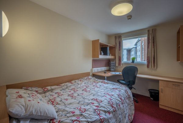 Renewing or ending a student housing lease in London,Best deals for student accommodation in London