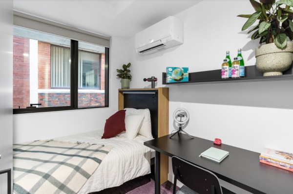 Pros and cons of Leicester student residence halls,Leicester student housing near campus prices