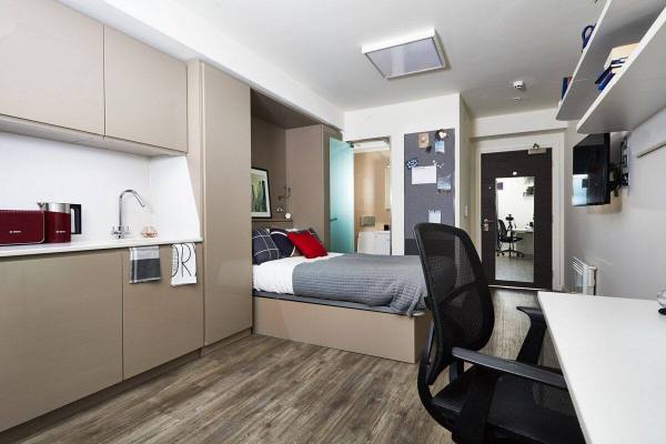 Shared student apartments in Singapore pros and cons,How comfortable are the beds in Singapore student apartments?