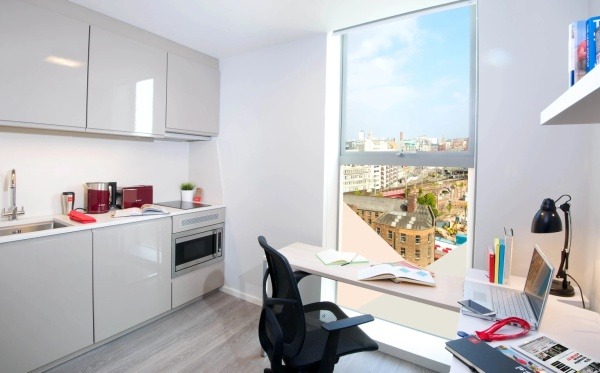 Things to check before signing a lease in Liverpool,Student studio apartments in Liverpool prices