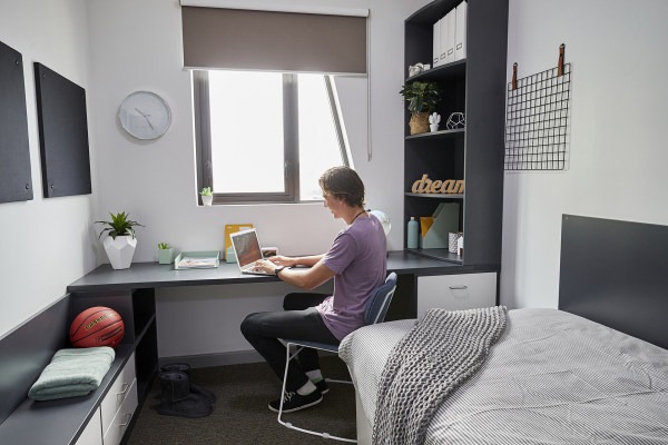 Student studio apartments in Plymouth,Budget-friendly student hostels in Plymouth