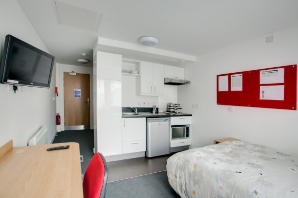 Cairns student accommodation contracts explained,Student accommodation promotions Cairns