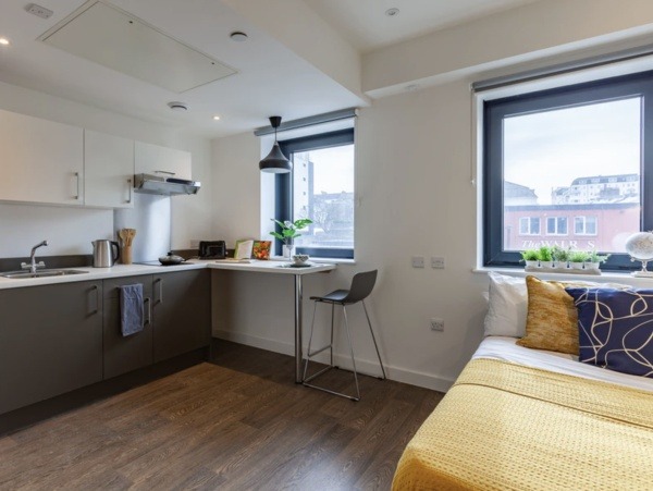 Maintenance requests for London student flats,Budget-friendly student hostels in London