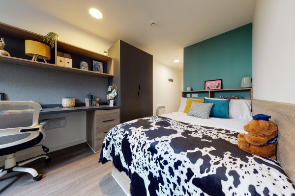 Best time of year to look for student housing in Leeds,Budget-friendly student hostels in Leeds