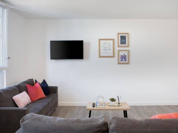 Pros and cons of Exeter student residence halls,Best value student flats in Exeter