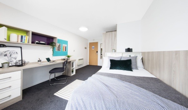 Things to check before signing a lease in Oxford,Budget-friendly student hostels in Oxford