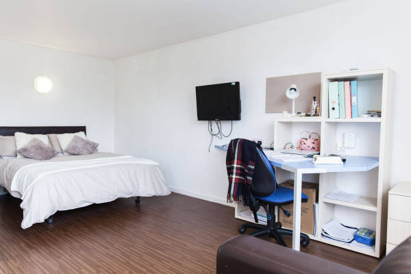 Birmingham university campus vs off-campus housing,Best priced student housing in Birmingham